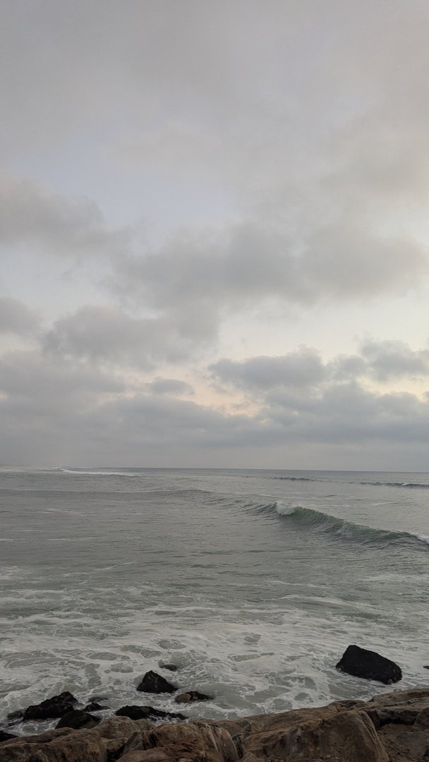 Labrego shorebreak on a bigger grey day